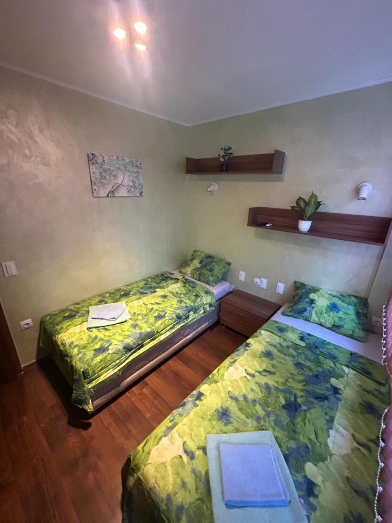 2-Bedroom, 2-Bathroom With Fireplace And Garden At Winslow Infinity 반스코 외부 사진