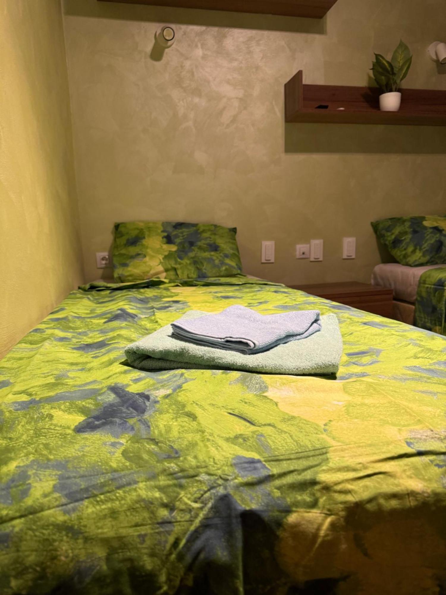 2-Bedroom, 2-Bathroom With Fireplace And Garden At Winslow Infinity 반스코 외부 사진