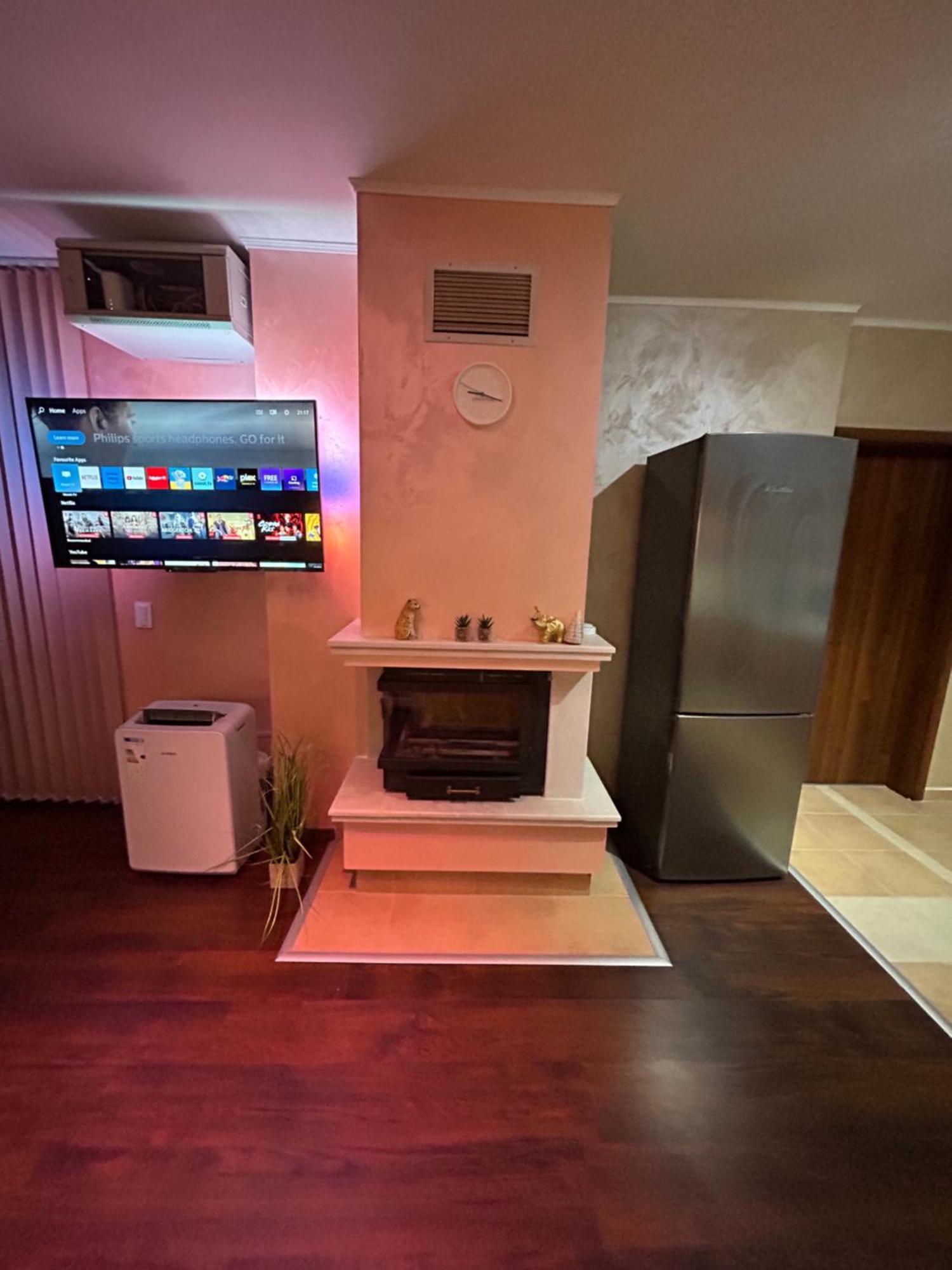 2-Bedroom, 2-Bathroom With Fireplace And Garden At Winslow Infinity 반스코 외부 사진