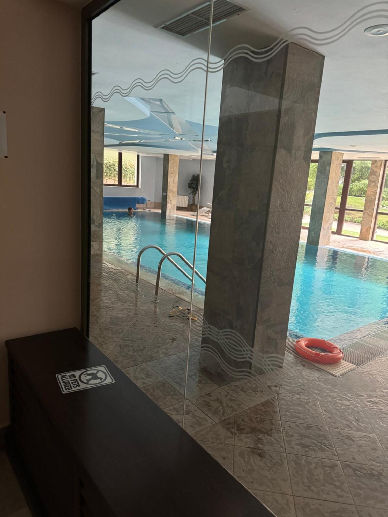 2-Bedroom, 2-Bathroom With Fireplace And Garden At Winslow Infinity 반스코 외부 사진